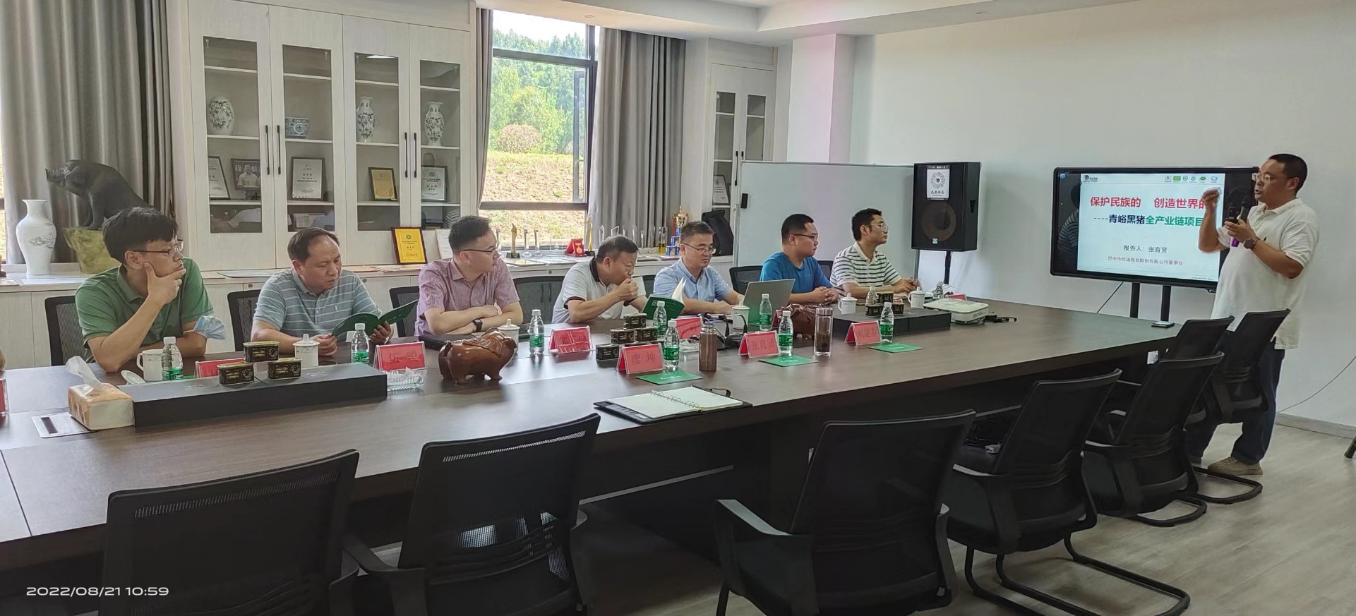 綿陽創(chuàng)新科技產(chǎn)業(yè)技術(shù)研究院管委會主任江峰率成都精創(chuàng)萬融科技有限公司執(zhí)行董事伍銳等專家及投資人團(tuán)隊(duì)來我公司考察參觀學(xué)習(xí)