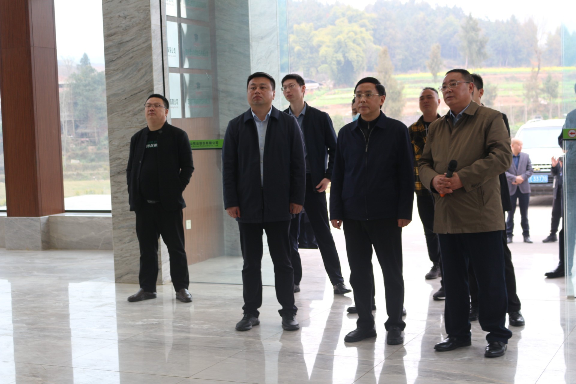 巴中市委喻在崗副書記等領(lǐng)導一行視察我公司