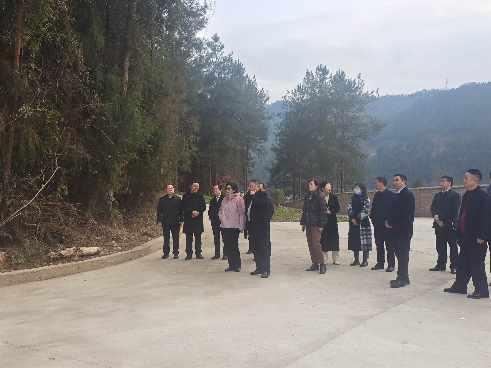 巴中市委常委、市委統(tǒng)戰(zhàn)部部長、市總工會主席溫奇志一行來我公司調(diào)研考察